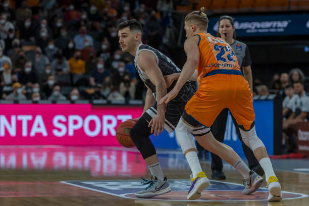 泼水成冰 泼水成冰