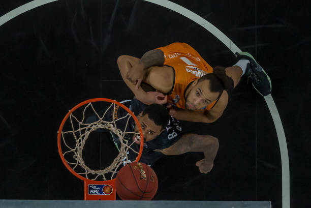 引擎中更容 引擎中更容